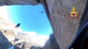 NOASCA – Scalatori bloccati in parete, salvati dal Drago dei Vigili del Fuoco