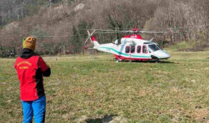 PONT CANAVESE – Cade durante un’escursione nei boschi, salvato dal Soccorso Alpino