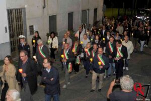 SAN FRANCESCO AL CAMPO – Una fiaccolata per ricordare, tutti uniti, la piccola Laura Origliasso (FOTO E VIDEO)