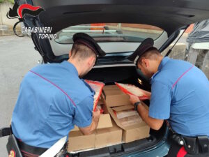 VENARIA REALE – Rubano Grana Padano nell’azienda in cui lavorano e lo rivendono