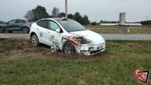 LUSIGLIÈ – Incidente SP 41: Taxi esce di strada intervento dei VFF (FOTO E VIDEO)