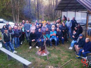LOCANA – Una riuscita castagnata in allegria domenica in Borgata Montigli