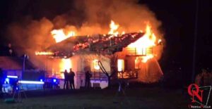 ALICE SUPERIORE – Incendio divora un’abitazione in Val di Chy (FOTO E VIDEO)