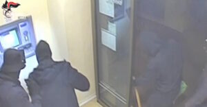 CANAVESE – Sgominata una banda dedita agli assalti bancomat con esplosivo; tra i colpi anche Favria (VIDEO)