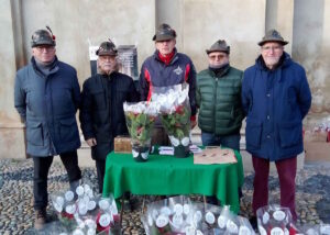 FELETTO – Gli Alpini hanno venduto tutte le stelle di Natale!