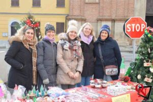FELETTO – Buona adesione al Natale in piazza della Pro Loco (FOTO)