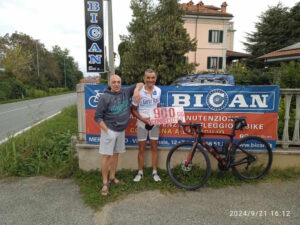 CASTELLAMONTE – Per mille giorni di fila in sella alla sua amata bicicletta