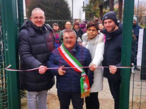 VALPERGA – Giostre nuove e più sicure nel parco giochi di corso Villanova (FOTO)