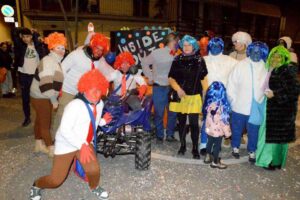 LUSIGLIÈ – Divertimento e allegria per il Carnevale dei Carretti (FOTO)