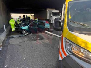 VENARIA / BORGARO – Incidente in Tangenziale nord di Torino; ferita una donna (FOTO)