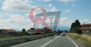FELETTO – Incidente 460, moto contro trattore: giovane centauro non in pericolo di vita
