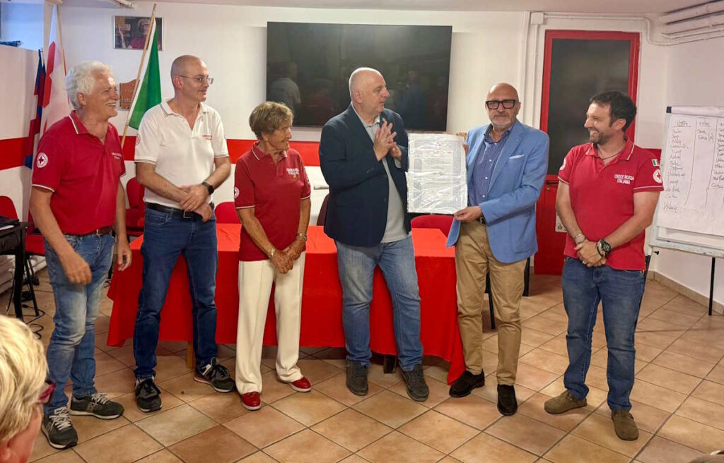 CASTELLAMONTE – Conferimento di benemerenza della Croce Rossa a Giuseppe Pezzetto 2 castellamonte benemerenza cri pezzetto