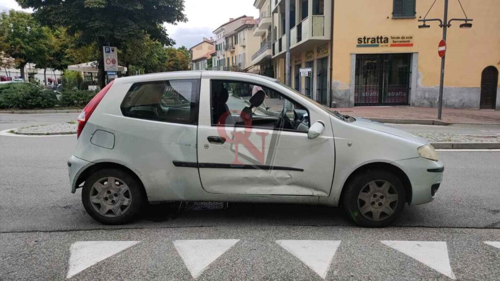 Scontro auto furgone allincrocio di viale Berone 6