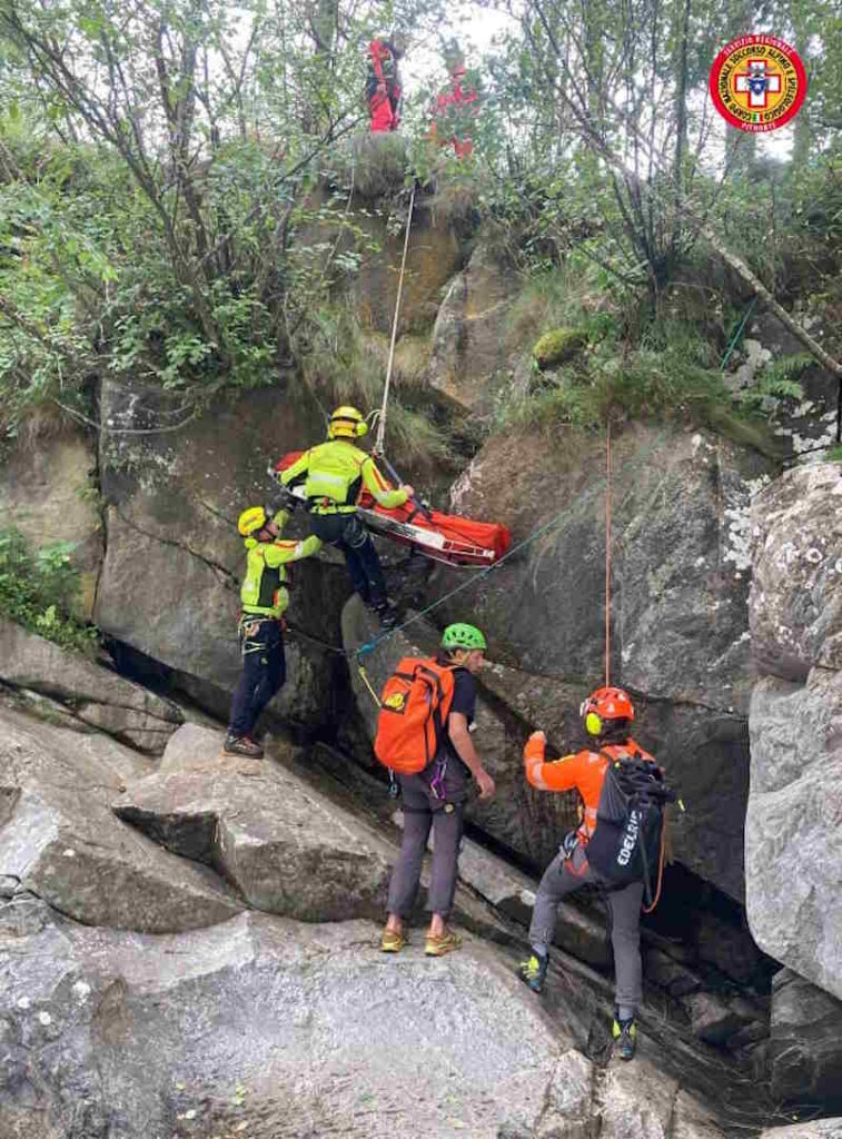 VALPRATO SOANA – Ciclista precipita da un sentiero del vallone del Pian dell'Azaria 1 campiglia soana ciclista2