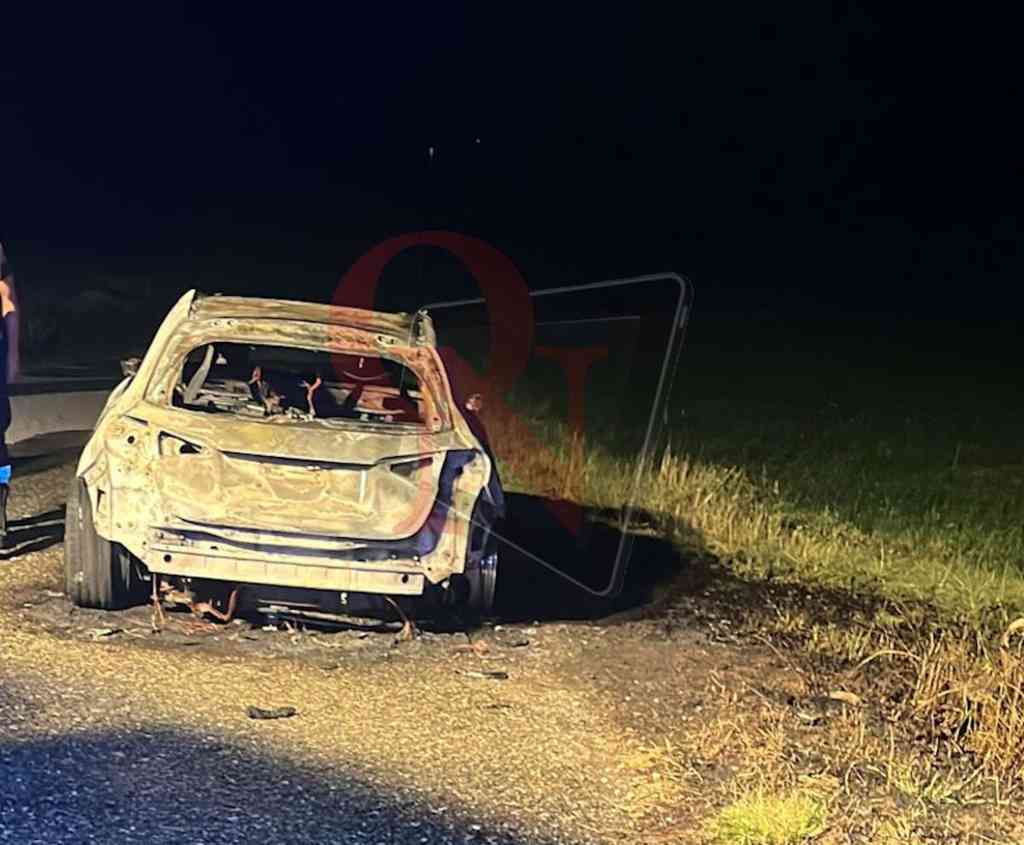 CASTELLAMONTE – Incendio auto in frazione a Sant'Antonio, intervento dei Vigili del Fuoco 2 castellamonte incendio auto sant antonio 1 res