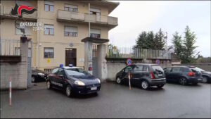 CUORGNÈ – Mostra la pistola per minacciare dei ragazzi disabili, denunciato