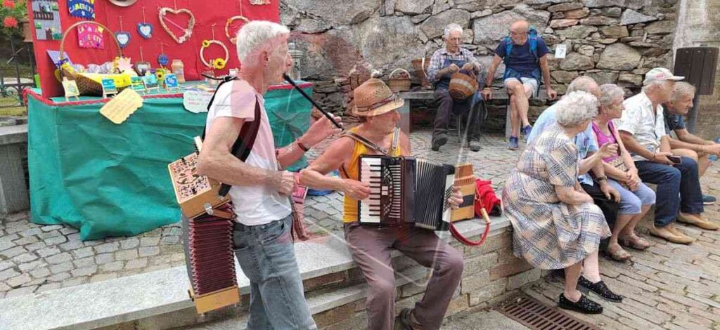 Musica itinerante francoprovenzale ad Ingria per Tchouse d'aouti ten
