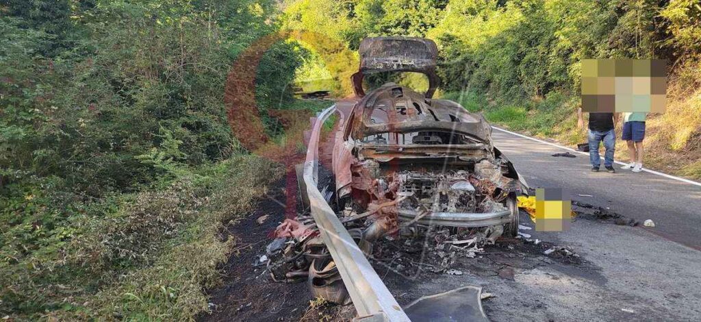 BOLLENGO – Frontale auto e moto sulla Broglina; morto il motociclista (FOTO) 7 bollengo mortale sulla broglina 5 res