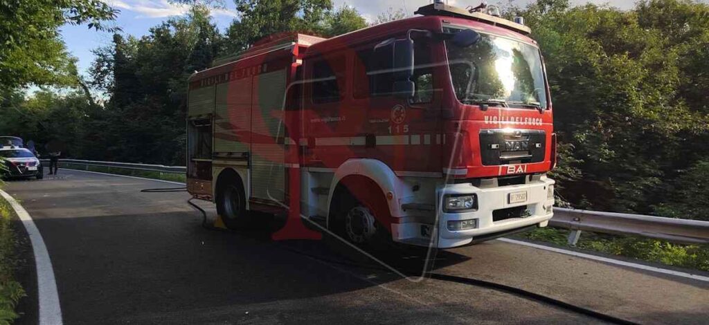 BOLLENGO – Frontale auto e moto sulla Broglina; morto il motociclista (FOTO) 6 bollengo mortale sulla broglina 6 res