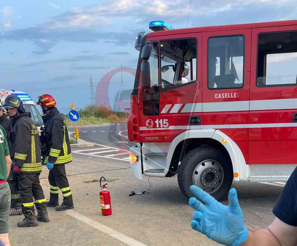 Vigili del Fuoco sull'incidente a Caluso, rotonda statale 26