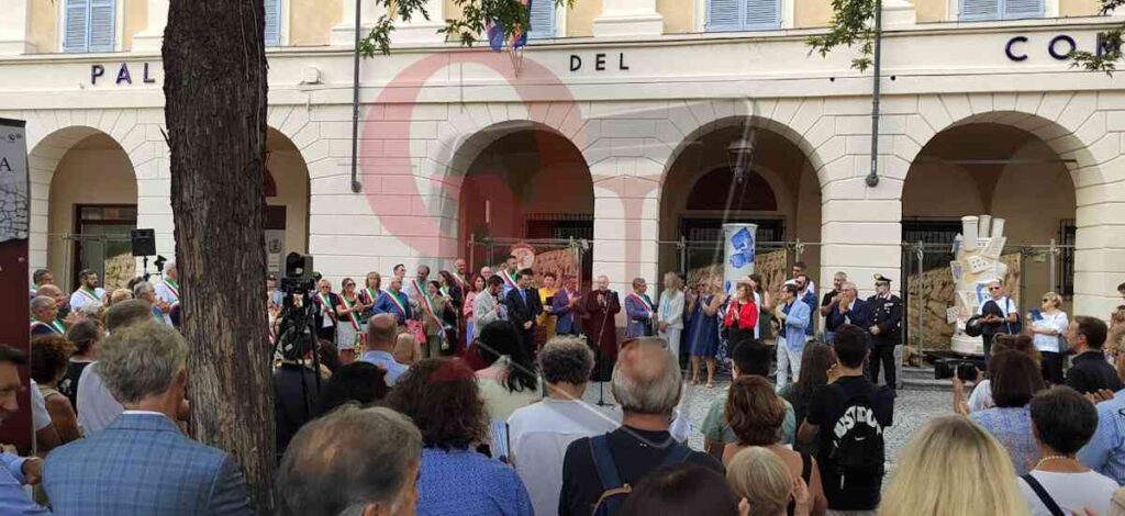 Tante personalità alla Mostra della Ceramica di Castellamonte