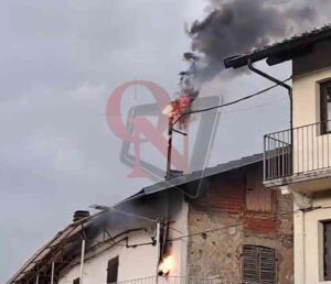 CUORGNÈ – Cavi in fiamme, intervento dei Vigili del Fuoco (VIDEO)