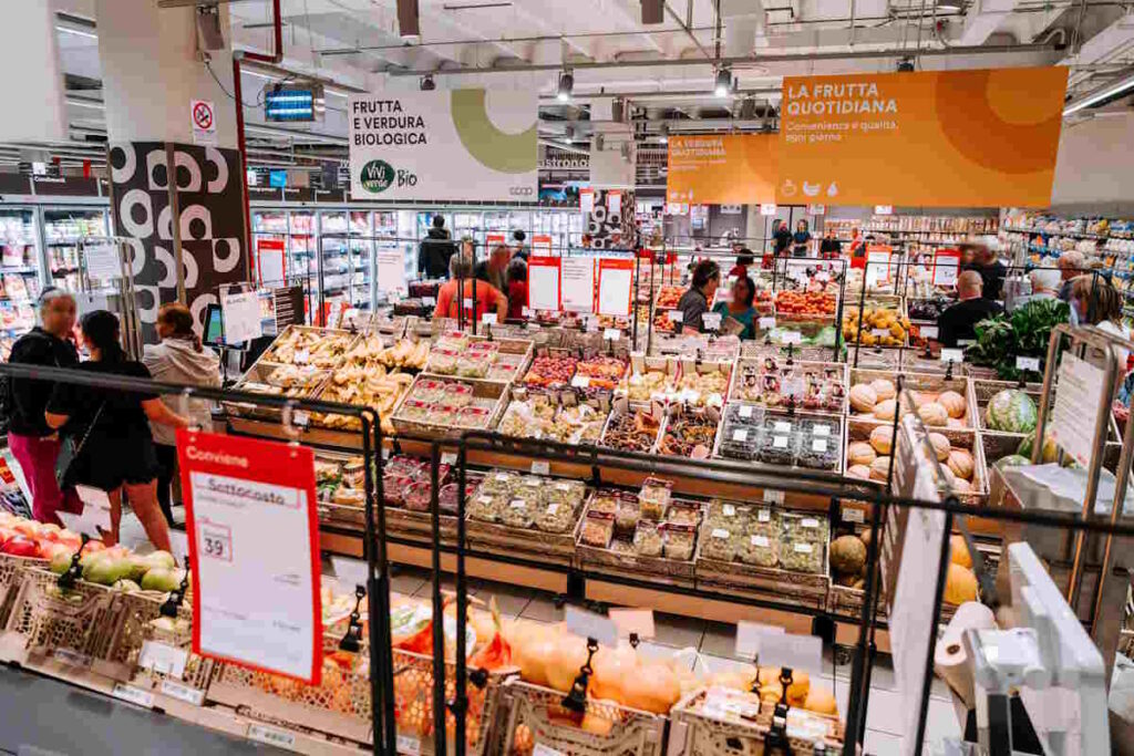 innovazione e nuovo layout per il supermercato coop di strambino