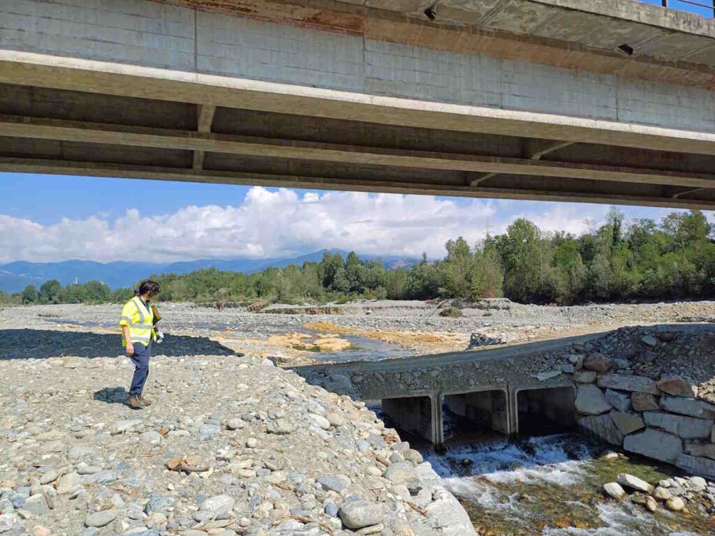 Ci vorrà ancora un po' di tempo per riaprire il ponte a Villanova Canavese