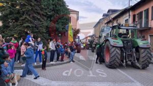 BOSCONERO – Fiera Agricola: Numerosi trattori, piatti genuini e musica al 6° Agrifood (FOTO E VIDEO)