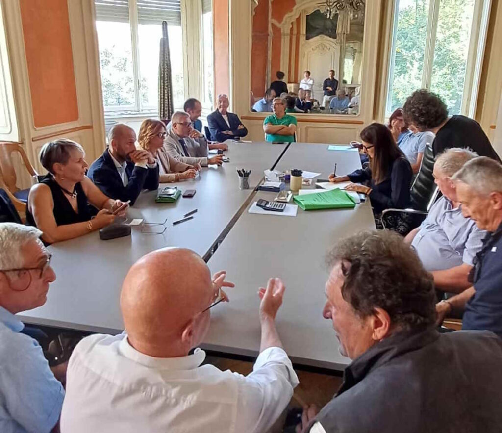 gli amministratori al distretto del cibo
