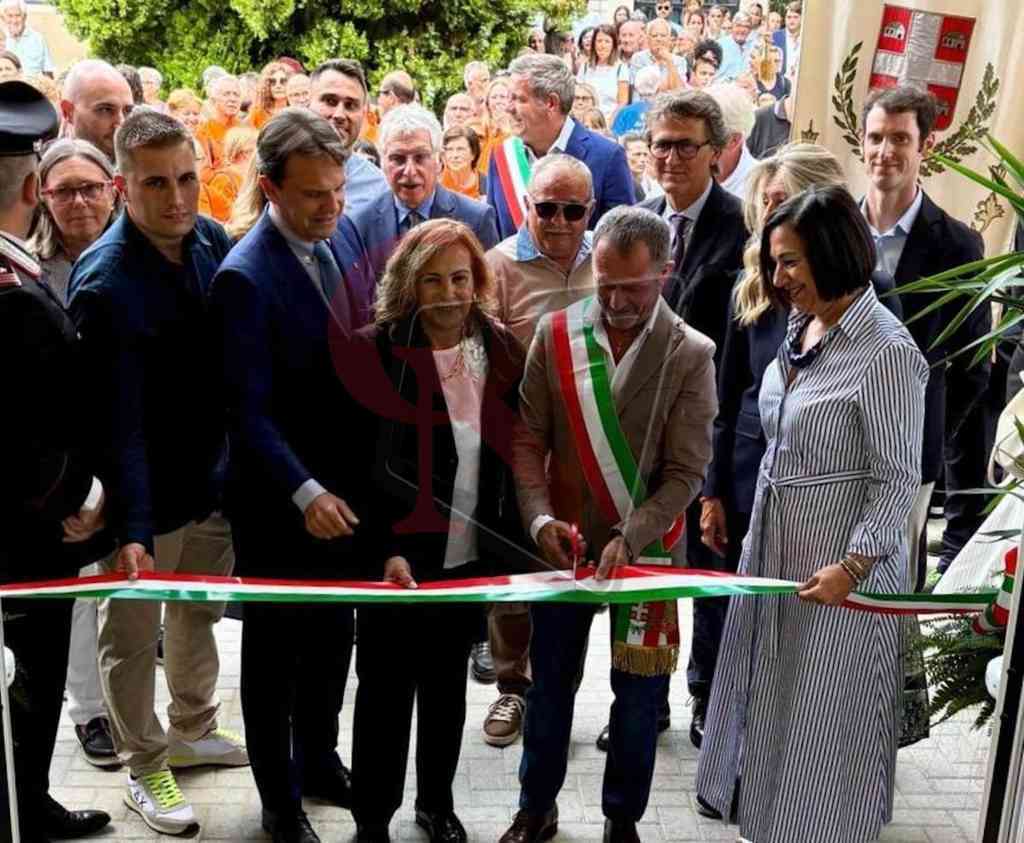 Taglio del nastro istituto comprensivo De Monte a Caselle
