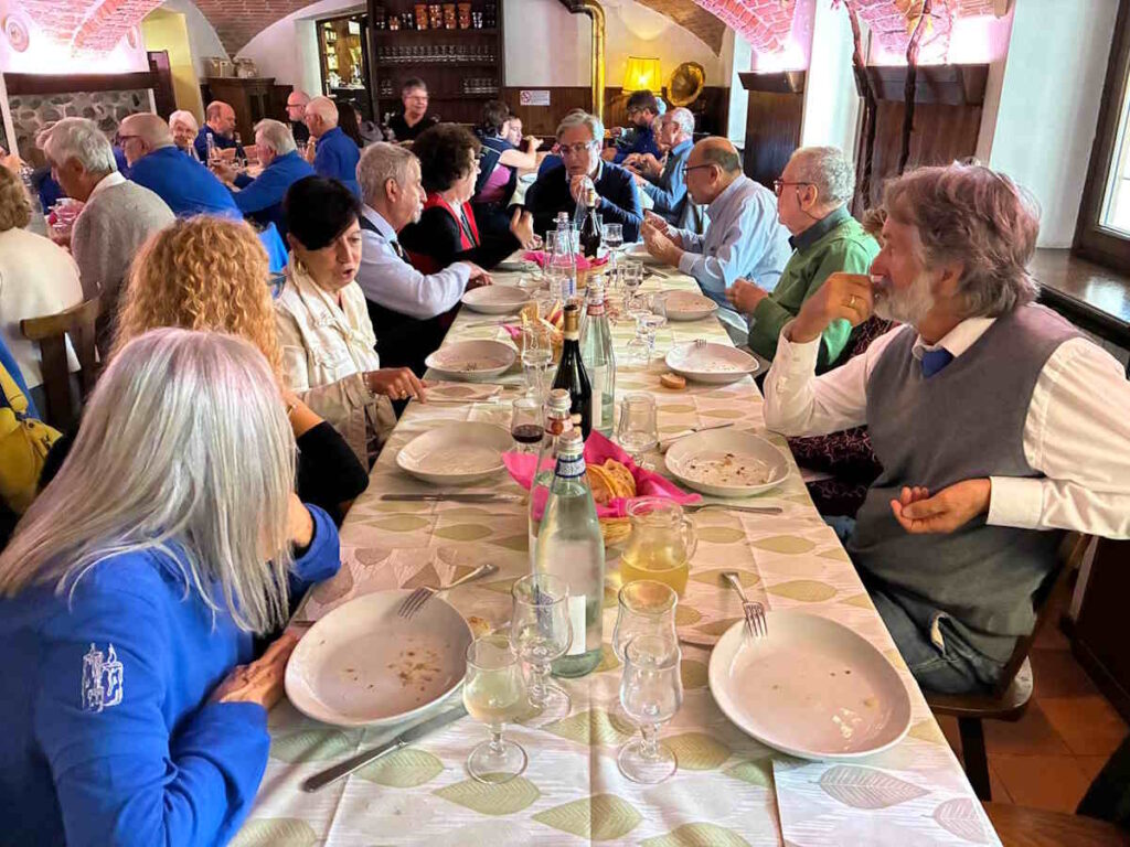 la cerimonia è terminata con un pranzo a castellamonte per il pignatè