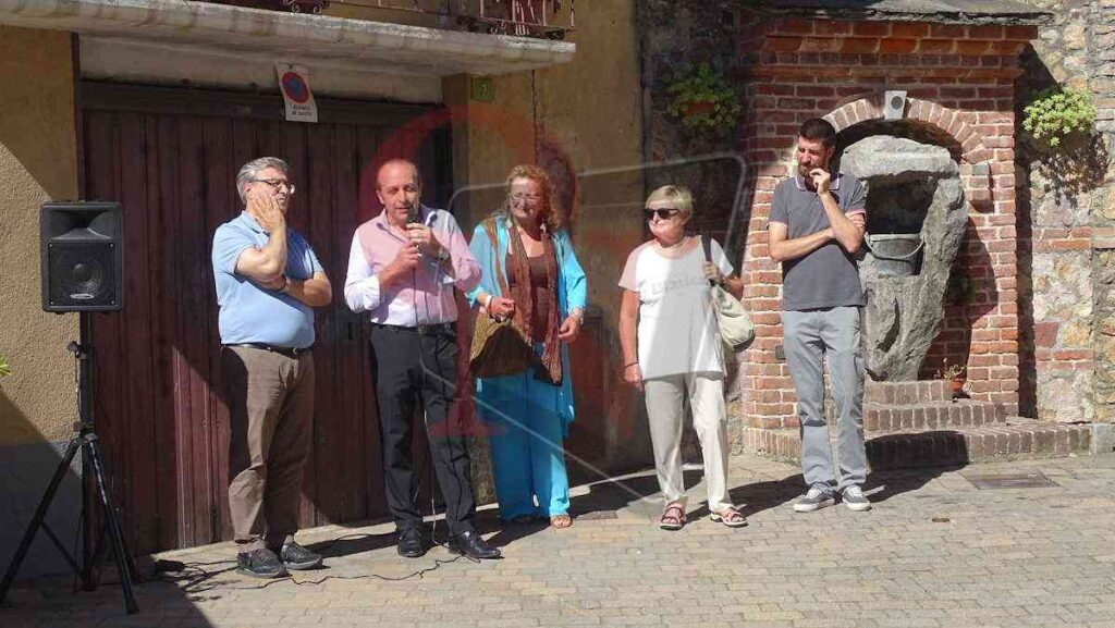inaugurazione porte dipinte a Muriaglio frazione di Castellamonte