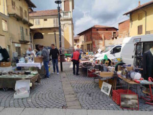 FRONT – Riuscita la prima edizione del Mercà dì Ricòrd (FOTO)