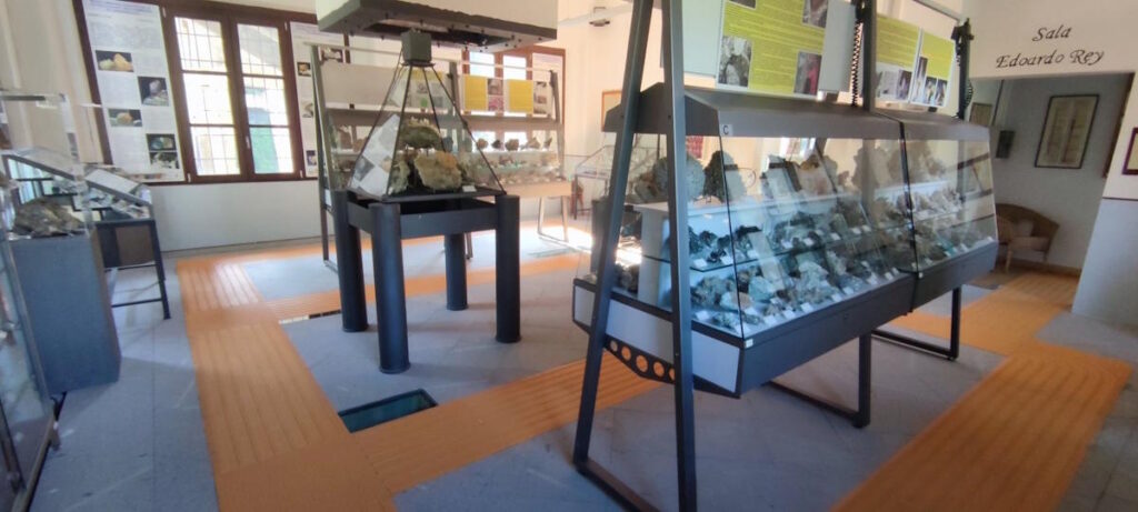 Esposizione al Museo Accessibile delle Miniere a Traversella