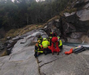 NOASCA – Soccorso un altro escursionista sul sentiero verso la cascata (FOTO)