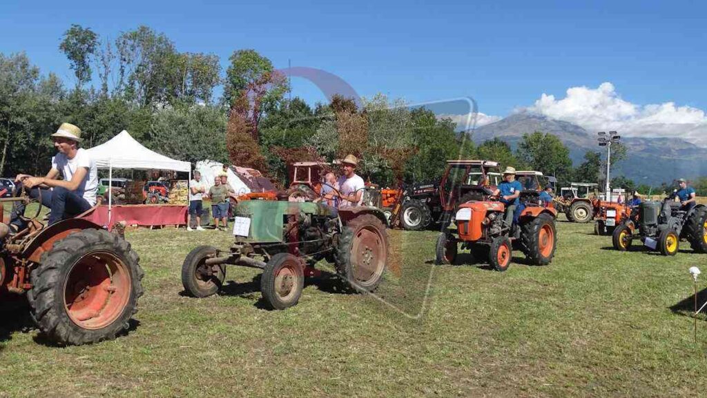 Oglianico Festa di san grato con i trattori