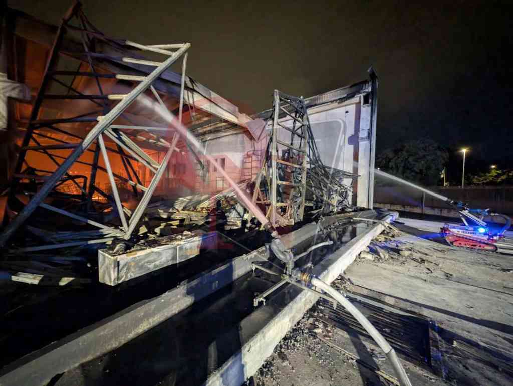 la struttura ha ceduto in parte