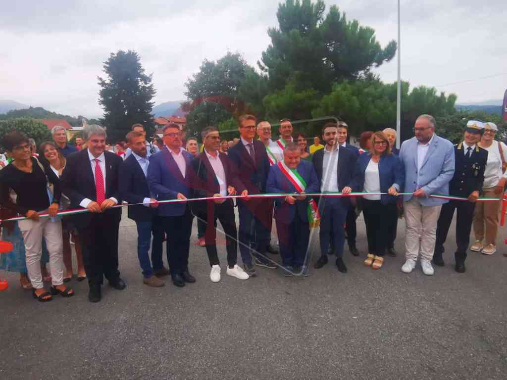 tanti politici e amministratori per il taglio del nastro alla Festa Autunnale di valperga