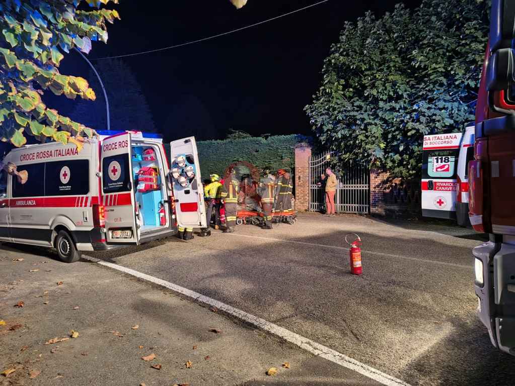 aglie auto contro muretto