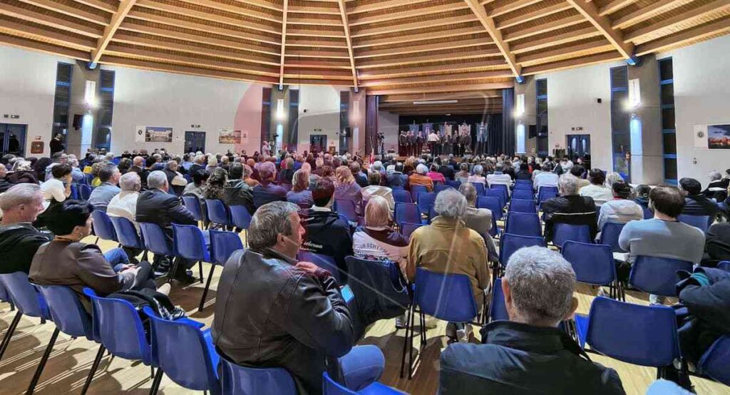 tanta gente ad Agliè per Angelo Pilia