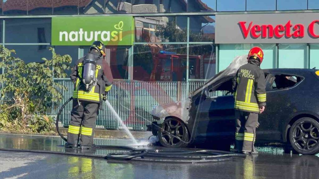 ciriè danni auto in fiamme