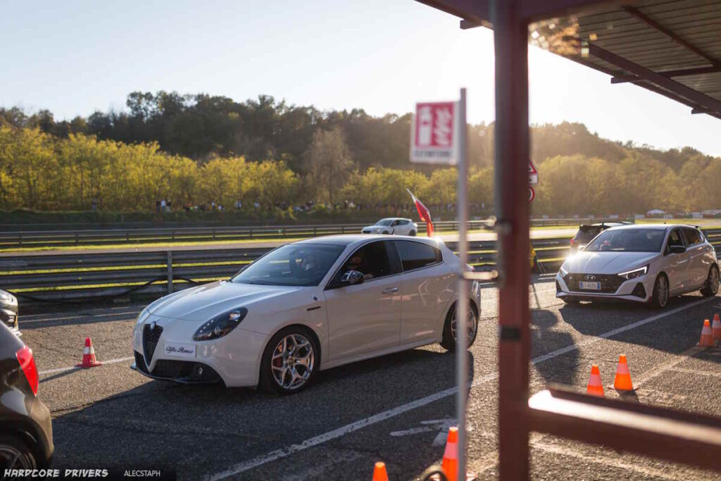 tante auto per il trackfest a Lombardore