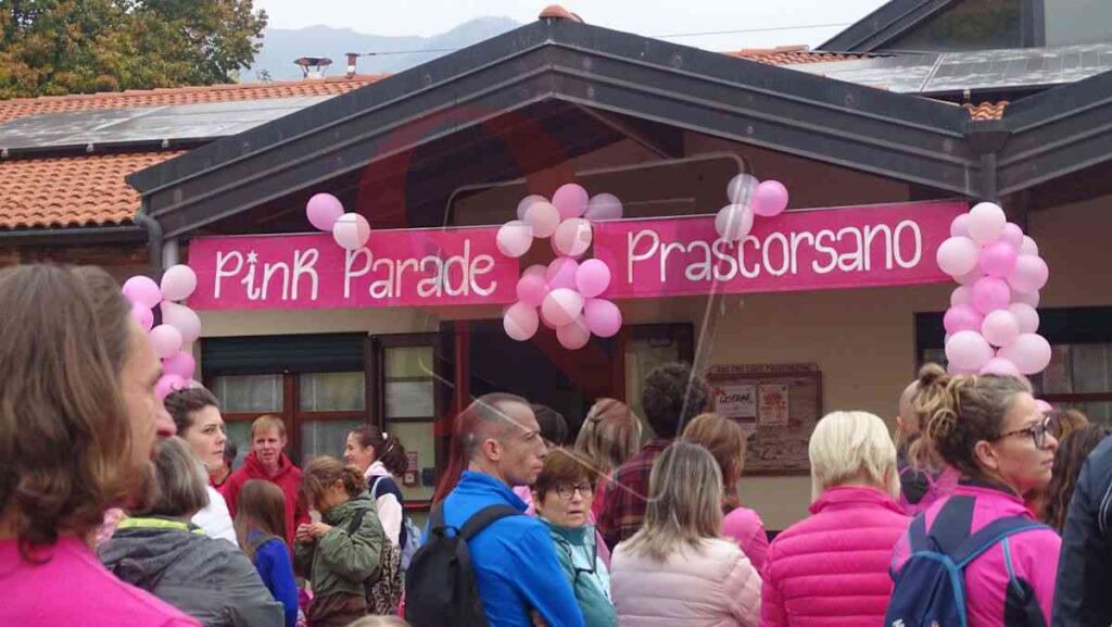 tutti in rosa a Prascorsano per la pink parade