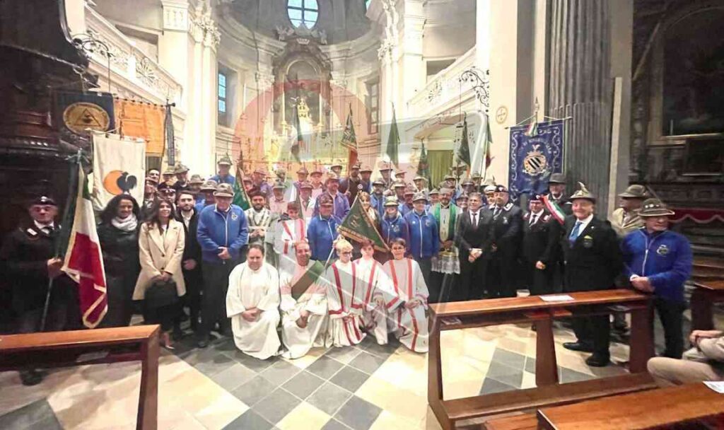 tutti presenti a rivarolo per il gagliardetto alpini