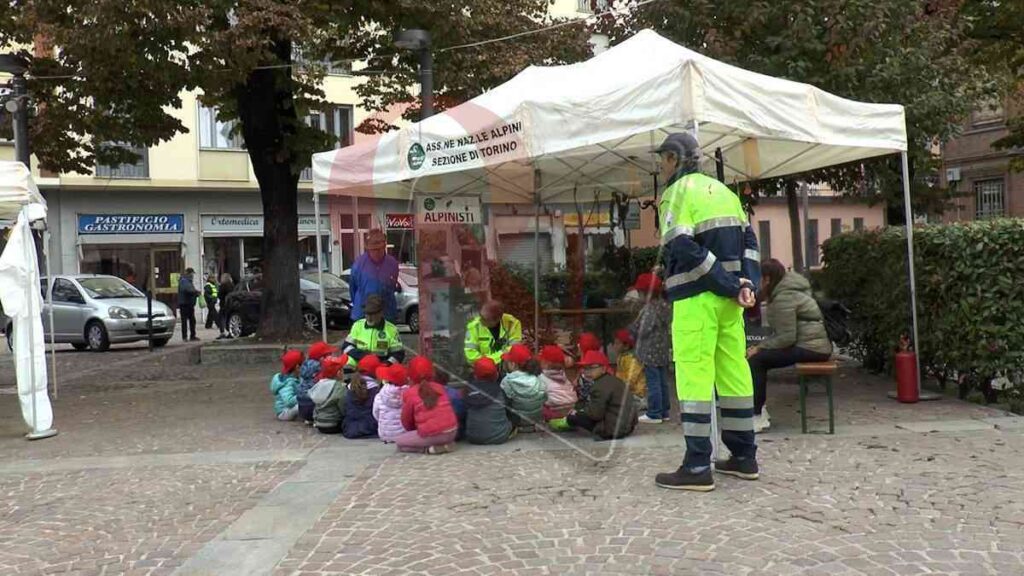 bambini a settimo torinese per gruppo alpini