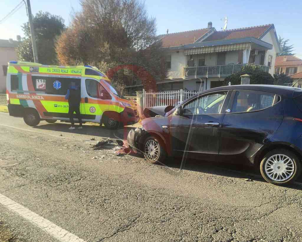 cirie devesi incidente due auto