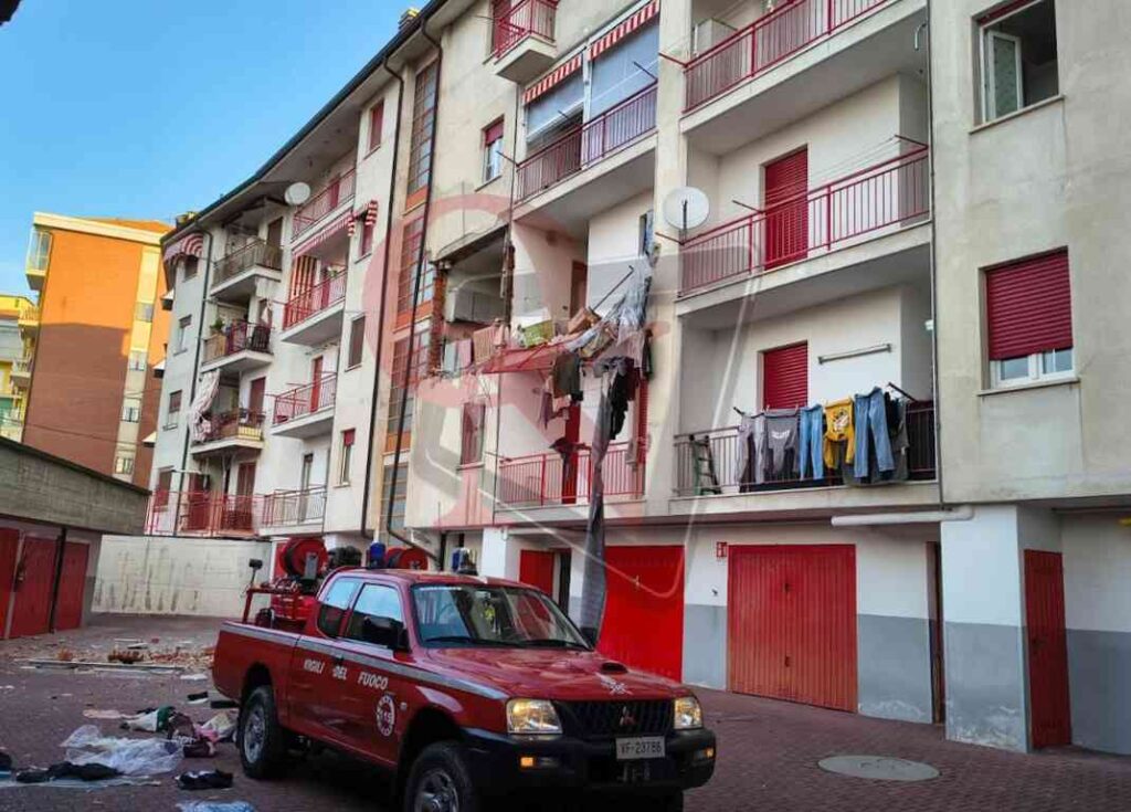 rivarolo canavese alloggio sventrato per l'esplosione