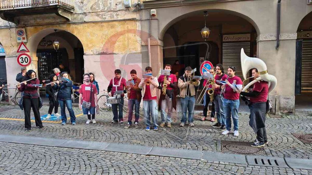 Rivarolo Canavese mercatino dij biautagambe musica