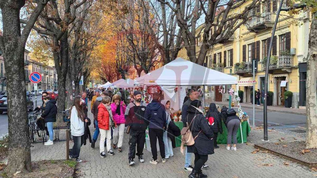 rivarolo canavese mercatino dij biautagambe tanta gente